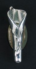 BOUTONNIERE CALLA TUSSIE SILVER